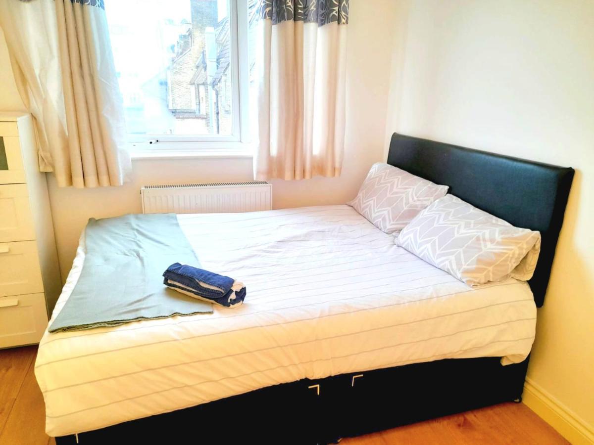 6 Bed House 3 Bathrooms Good Transport Links To London, Free Parking Eksteriør bilde